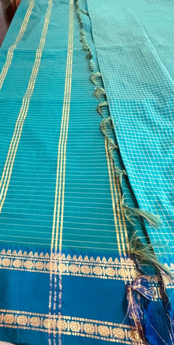 Elegant Cotton Saree with Rich Border and Stunning Color Combination - Image 3