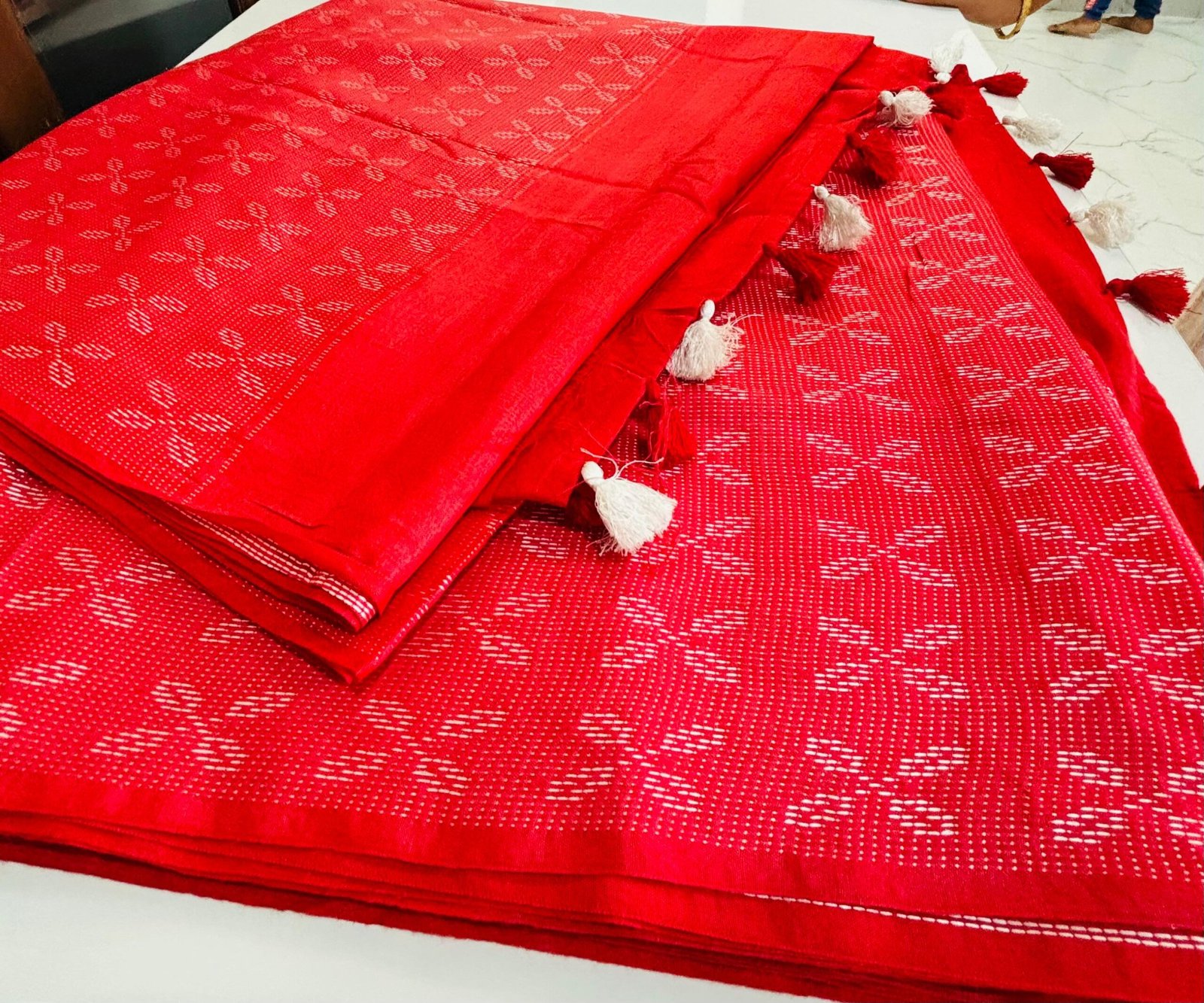 Premium Soft Katan Silk Saree – Red & White Handloom Weave with Same Blouse Piece - Image 2