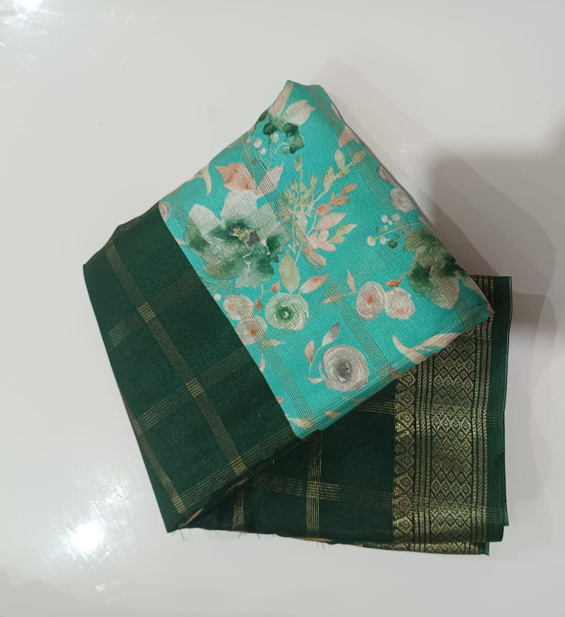 Premium Viscose Silk Saree with Traditional Bandhani Print – Festive Collection - Image 3